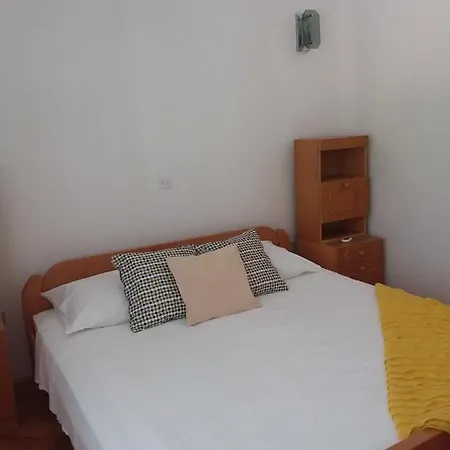 Apartman Kiwi Nest Lumbarda