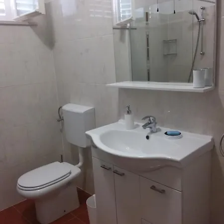 Kiwi Nest Apartman Lumbarda